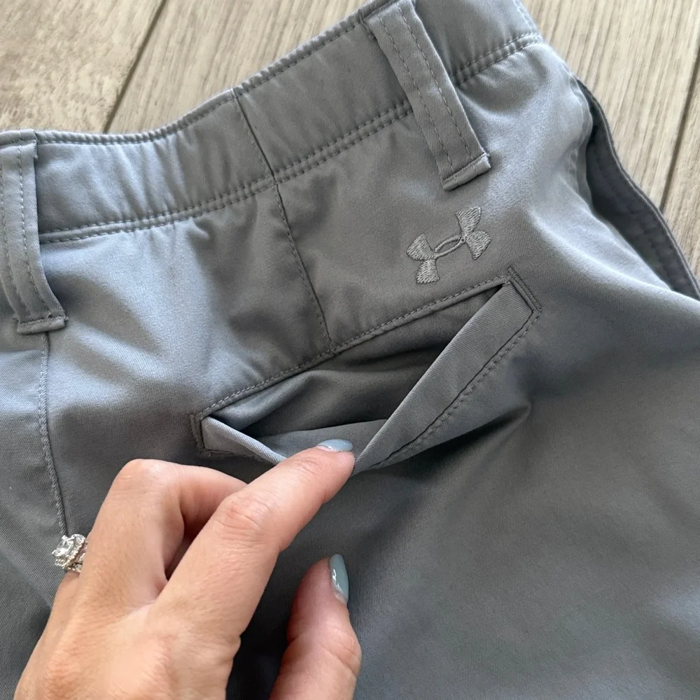 Under Armour Boys Loose Heatgear Gray Shorts 8